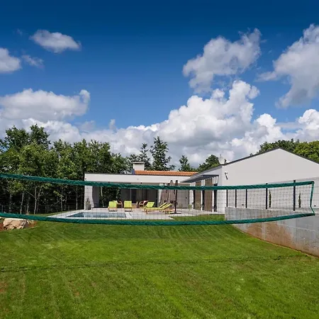 Vila Lara Gracisce *