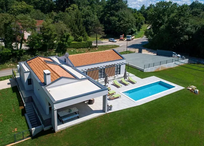 Lara Gracisce Cubanici