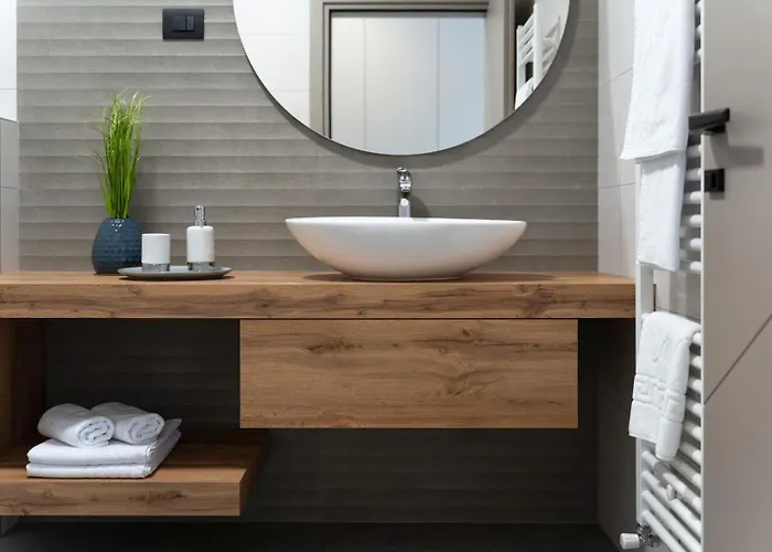 Lara Gracisce Vila *