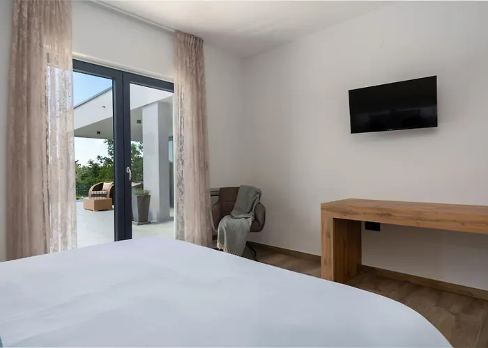 Βίλα Lara Gracisce