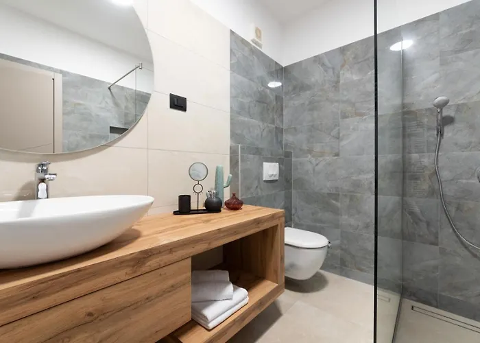 Βίλα Lara Gracisce *