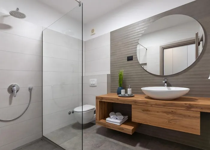 Lara Gracisce Cubanici