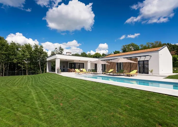 Lara Gracisce Cubanici