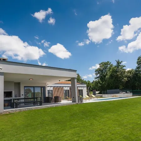 Lara Gracisce * Cubanici